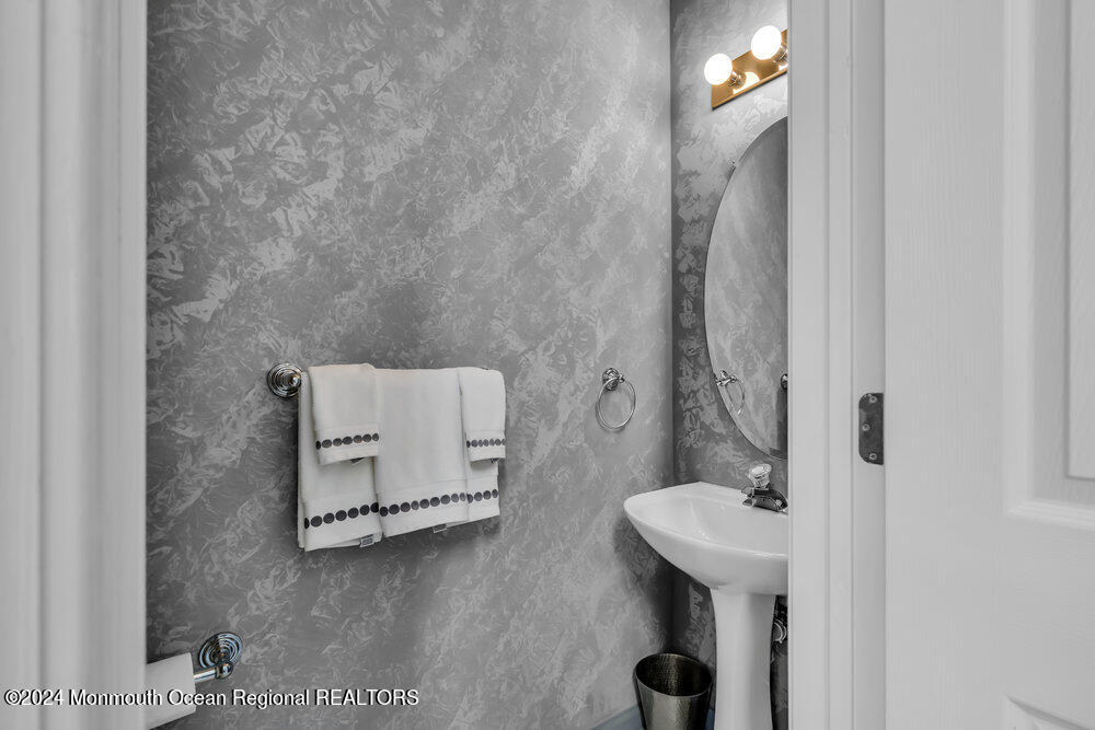 21 Vanderveer Road Freehold, NJ 07728 - Photo 18 of 63 024_ey208255