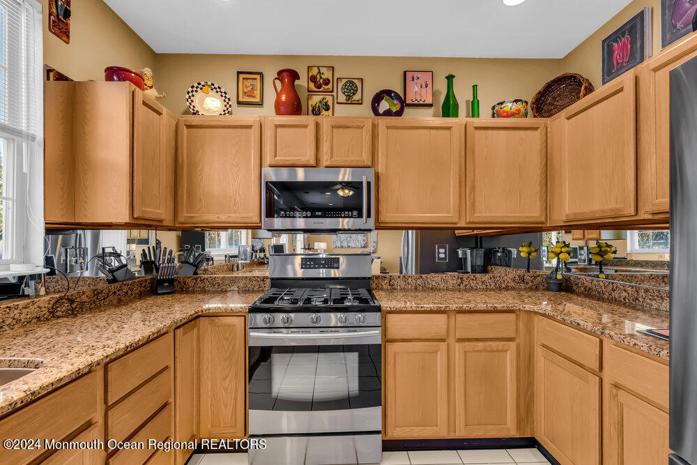 21 Vanderveer Road Freehold, NJ 07728 - Photo 20 of 63 028_ey208280