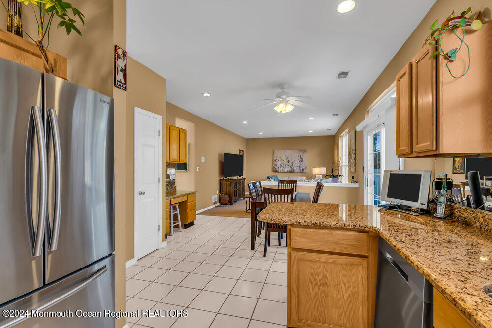 21 Vanderveer Road Freehold, NJ 07728 - Photo 22 of 63 027_ey208270