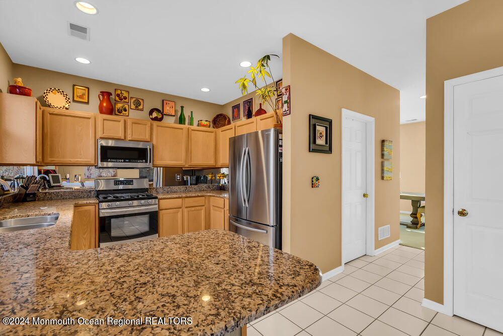 21 Vanderveer Road Freehold, NJ 07728 - Photo 24 of 63 031_ey208300