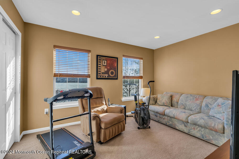 21 Vanderveer Road Freehold, NJ 07728 - Photo 46 of 63 045_ey208370