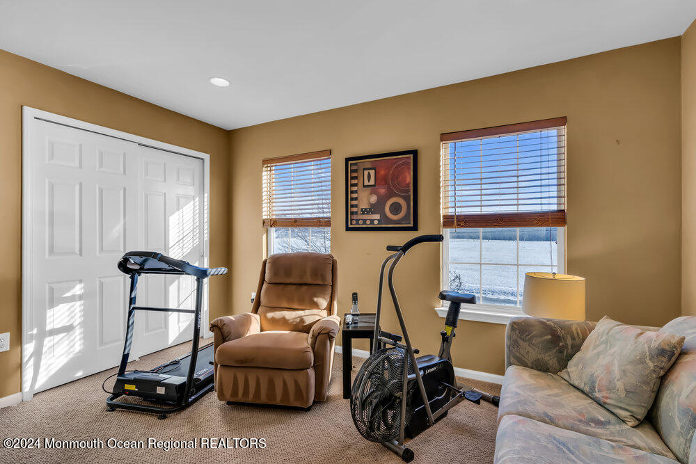 21 Vanderveer Road Freehold, NJ 07728 - Photo 47 of 63 046_ey208375