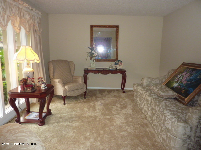 4576 River Trail Road Jacksonville, FL 32277 - Photo 3 of 25 LIVING ROOM