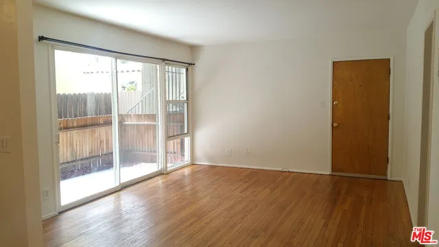 $2,355,000 | 635 North Beachwood Drive, Unit 4, Los Angeles, CA 90004