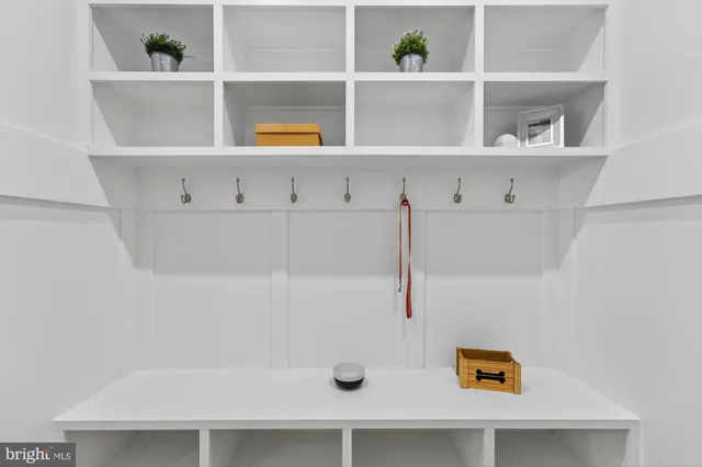 $2,299,900 | 906 Frederick Street Southwest, Vienna, VA 22180