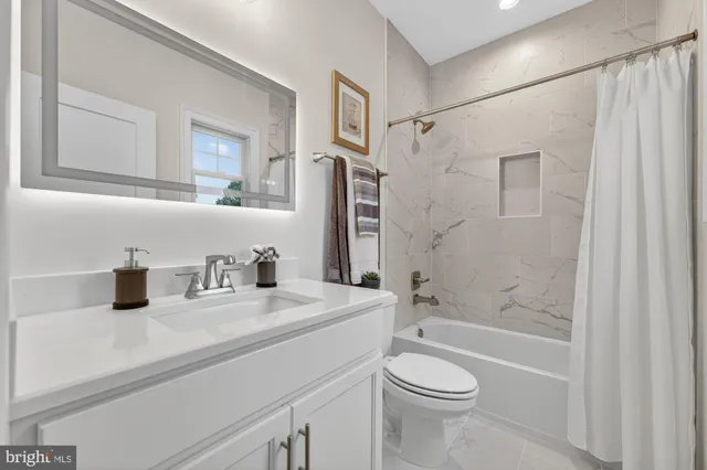 $2,299,900 | 906 Frederick Street Southwest, Vienna, VA 22180