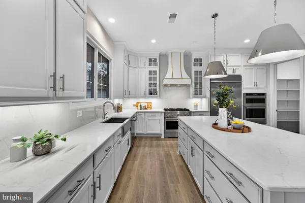 $2,365,000 | 906 Frederick Street Southwest, Vienna, VA 22180