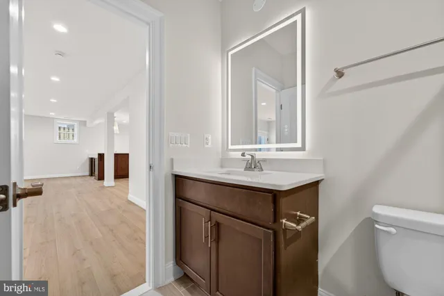 $2,299,000 | 906 Frederick Street Southwest, Vienna, VA 22180