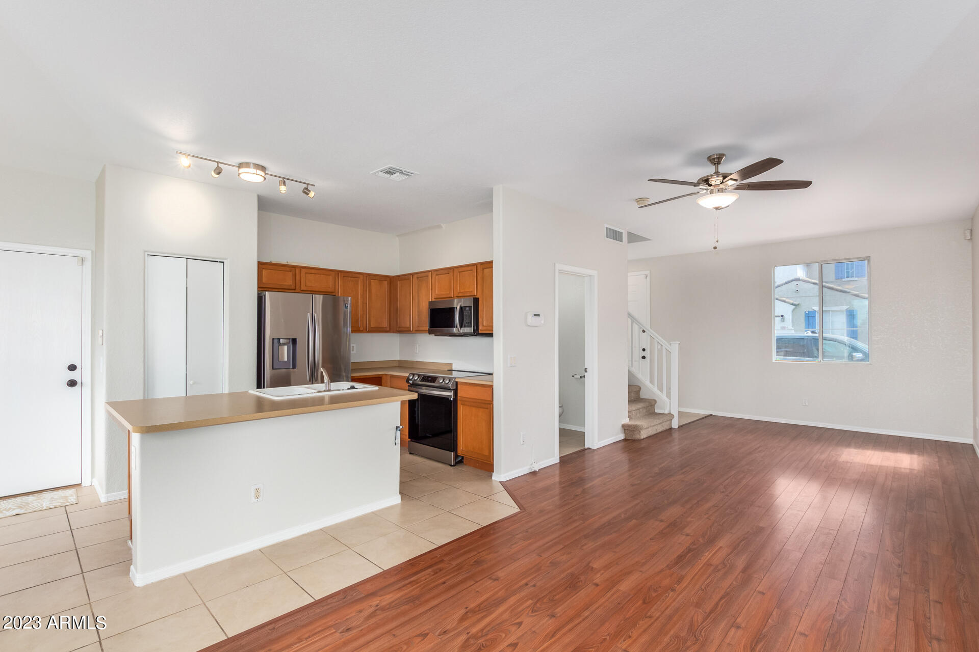 1504 East Chipman Road Phoenix, AZ 85040 - Photo 9 of 23 0020-20-Chipman