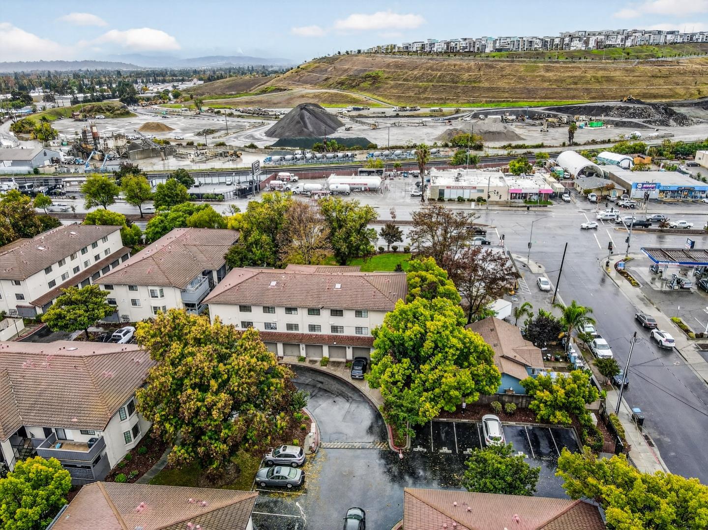 425 Kenbrook Circle San Jose, CA 95111 - Photo 44 of 46 an aerial view of residential building and lake