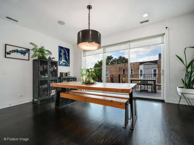 $1,495,000 | 2922 North Sheffield Avenue, Unit 3, Chicago, IL 60657