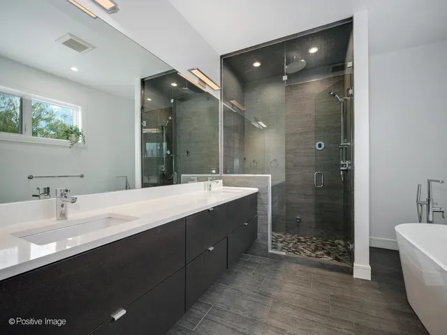 $1,495,000 | 2922 North Sheffield Avenue, Unit 3, Chicago, IL 60657