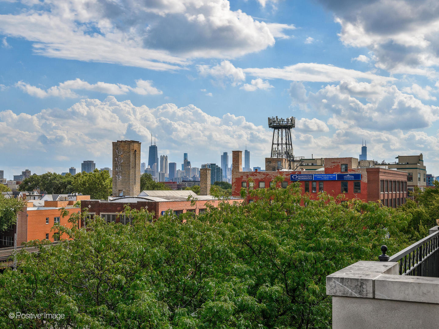 2922 North Sheffield Avenue, Unit 3 Chicago, IL 60657 - Photo 25 of 28 a view of a city