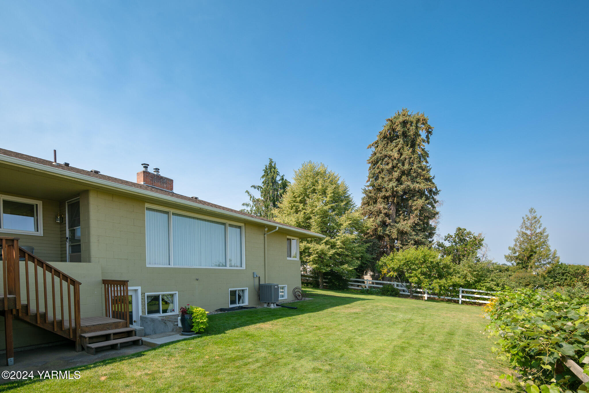 1007 Meadowbrook Road Yakima, WA 98903 - Photo 9 of 61 McIlvanie2024-08