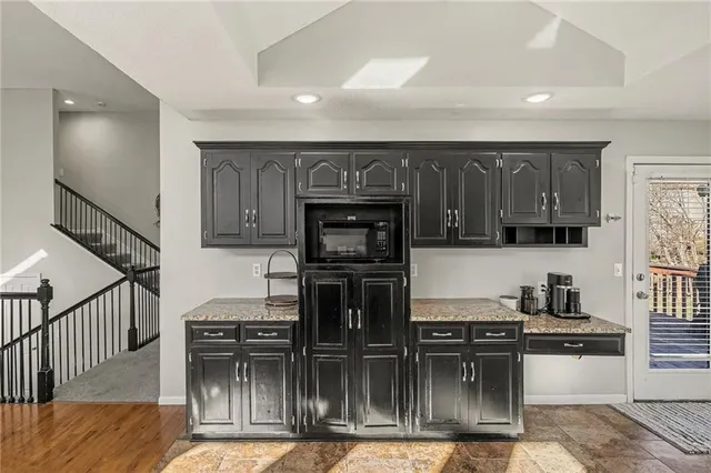 $415,000 | 6015 Northeast Gladstone Lane, Kansas City, MO 64119