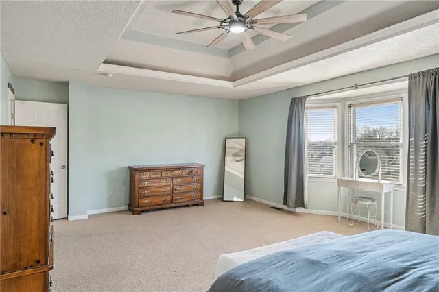 $415,000 | 6015 Northeast Gladstone Lane, Kansas City, MO 64119