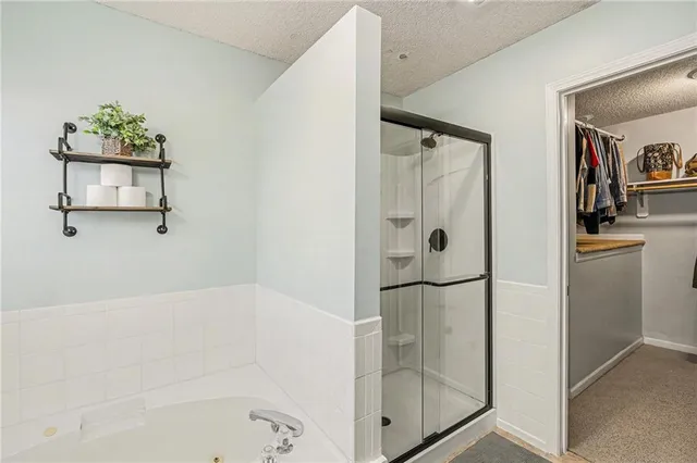 $415,000 | 6015 Northeast Gladstone Lane, Kansas City, MO 64119