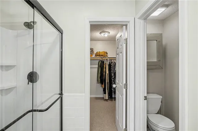 $415,000 | 6015 Northeast Gladstone Lane, Kansas City, MO 64119