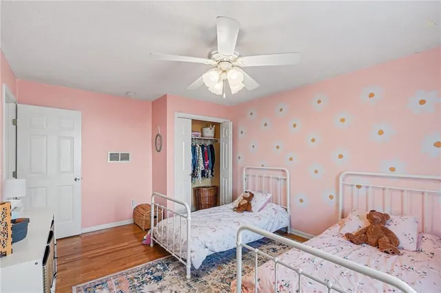 $415,000 | 6015 Northeast Gladstone Lane, Kansas City, MO 64119