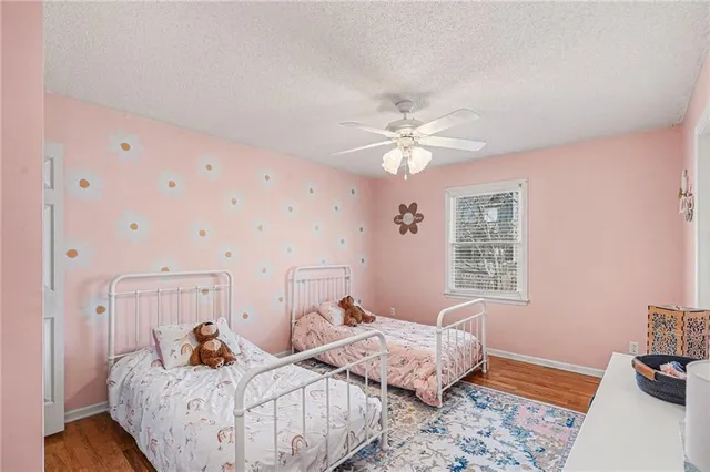 $415,000 | 6015 Northeast Gladstone Lane, Kansas City, MO 64119