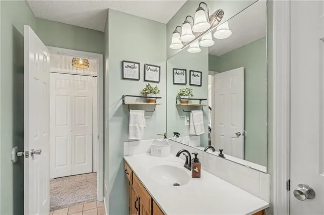 $415,000 | 6015 Northeast Gladstone Lane, Kansas City, MO 64119