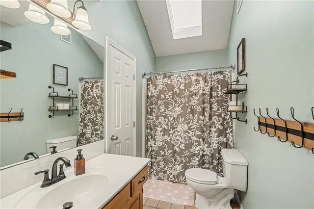 $415,000 | 6015 Northeast Gladstone Lane, Kansas City, MO 64119