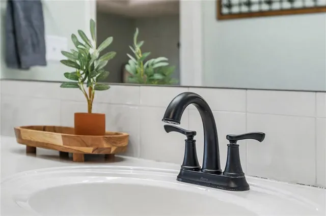 $415,000 | 6015 Northeast Gladstone Lane, Kansas City, MO 64119