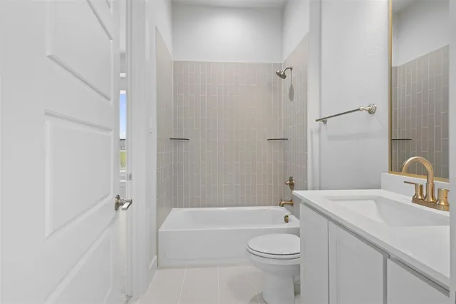 $699,900 | 153 Lila Lake Drive, Waxahachie, TX 75165