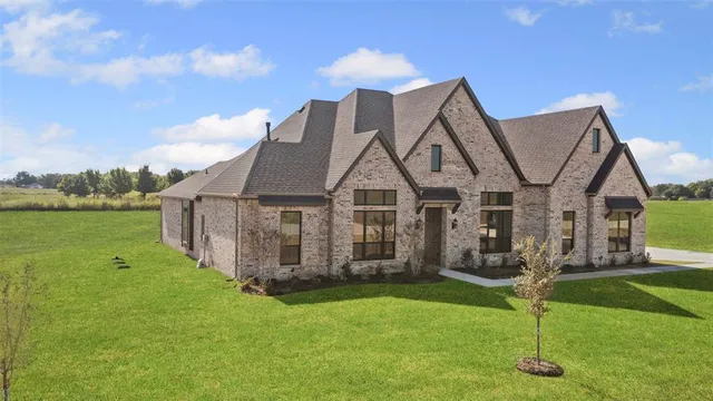 $699,900 | 153 Lila Lake Drive, Waxahachie, TX 75165