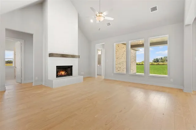 $699,900 | 153 Lila Lake Drive, Waxahachie, TX 75165