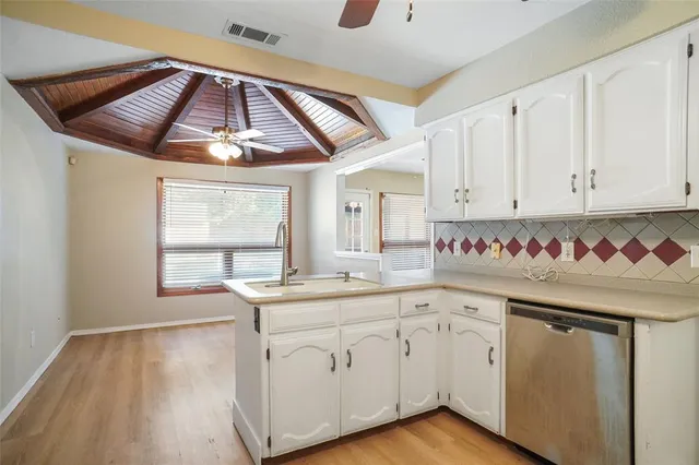 $450,000 | 802 Chipwood Court, Euless, TX 76039