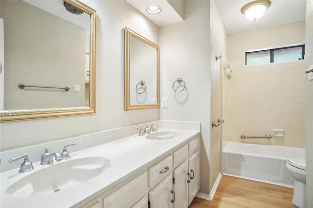 $450,000 | 802 Chipwood Court, Euless, TX 76039