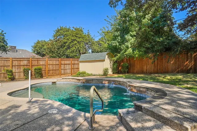 $450,000 | 802 Chipwood Court, Euless, TX 76039