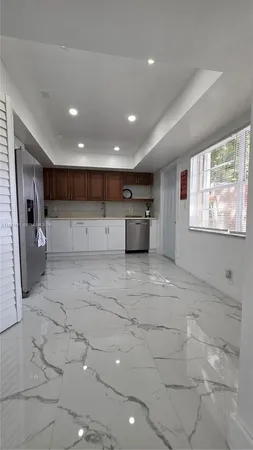 $2,900 | 7085 West Sunrise Boulevard, Unit 7085, Plantation, FL 33313