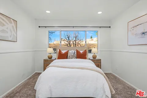 $555,000 | 14850 Hesby Street, Unit 203, Sherman Oaks, CA 91403