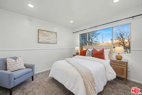 $555,000 | 14850 Hesby Street, Unit 203, Sherman Oaks, CA 91403