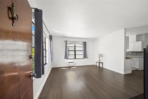 $1,595,000 | 7320 Carlyle Avenue, Miami Beach, FL 33141