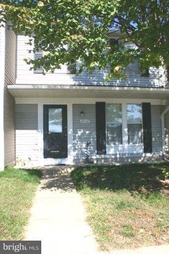 6906 Villa-Del-Rey Court Springfield, VA 22150 - Photo 1 of 23 a view of a house with a swimming pool