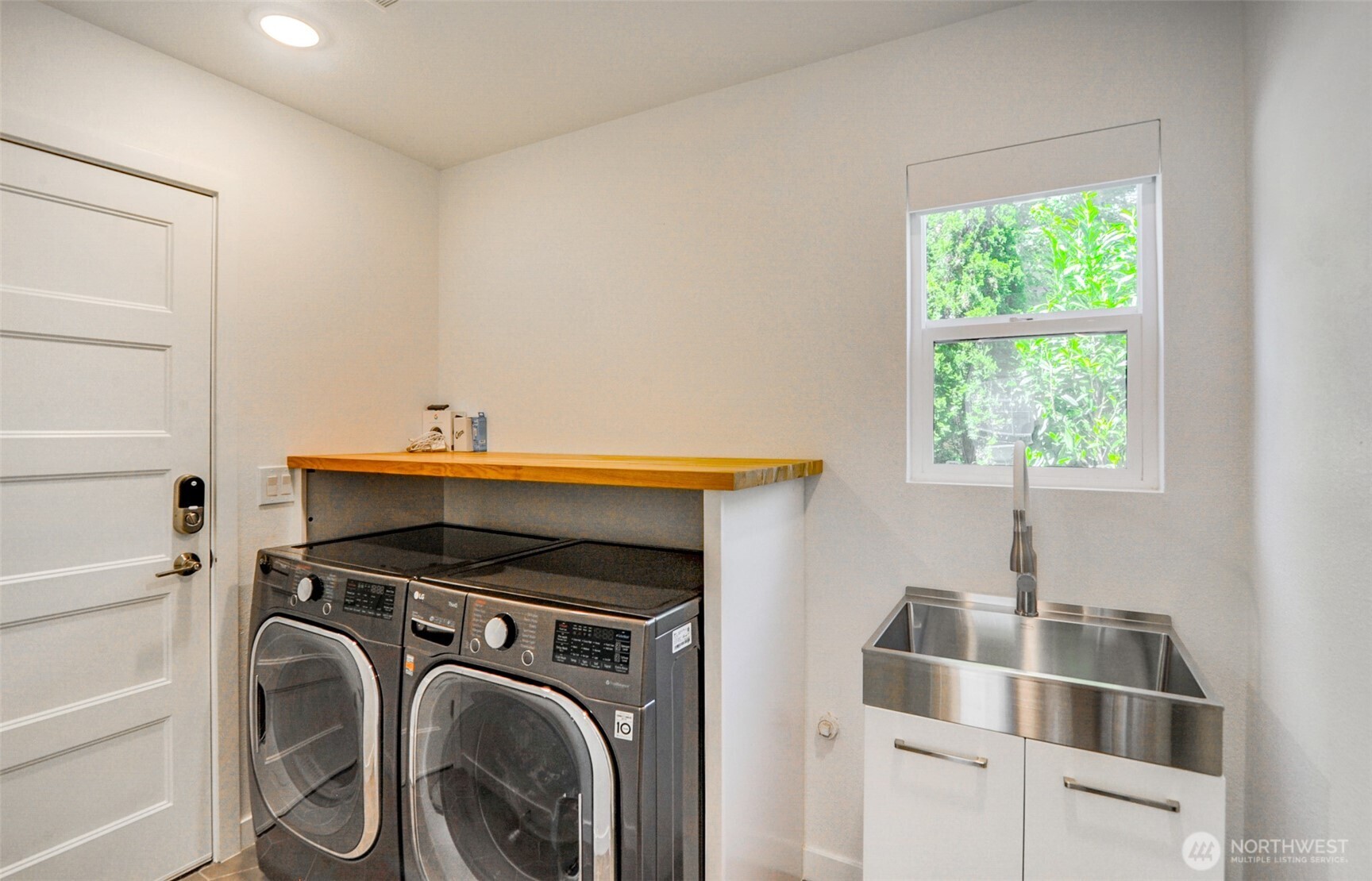 1622 Monroe Avenue Northeast Renton, WA 98056 - Photo 31 of 40