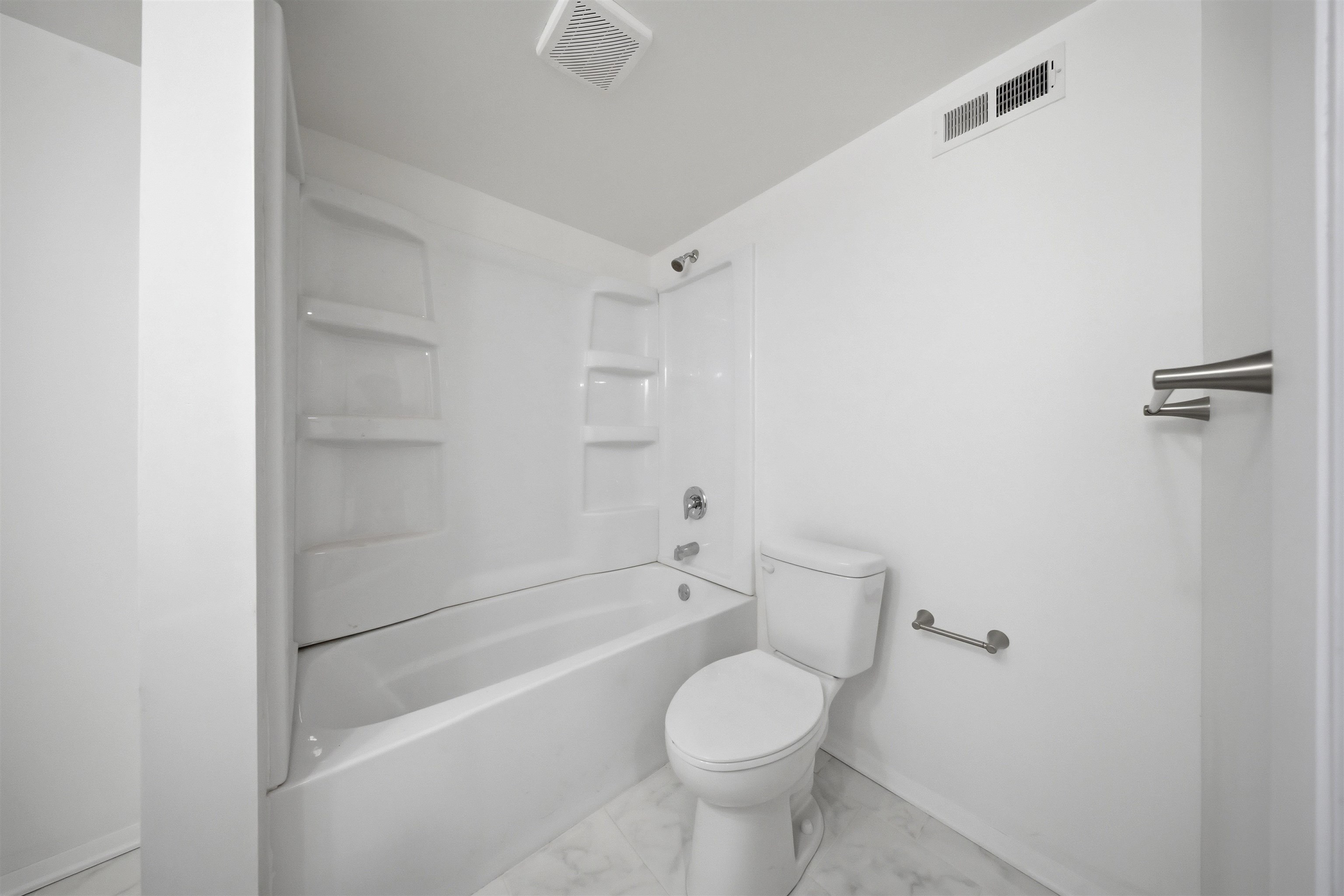 2065 West Fairview Road Freeport, IL 61032 - Photo 17 of 47 Gallery Image 17