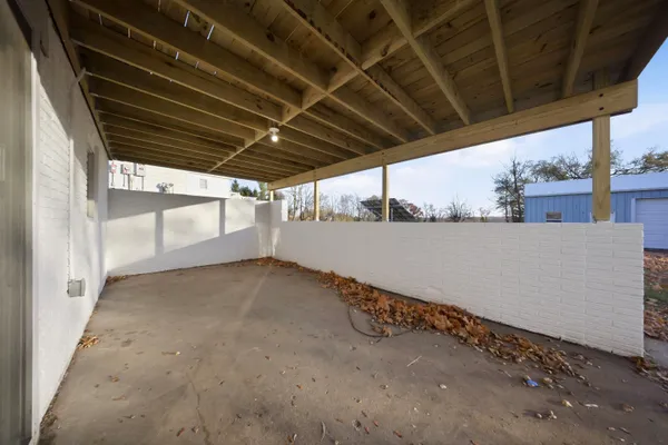 $215,000 | 2065 West Fairview Road, Freeport, IL 61032