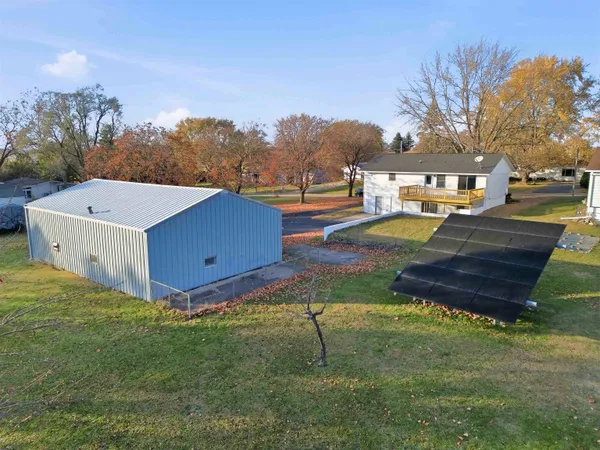 $215,000 | 2065 West Fairview Road, Freeport, IL 61032