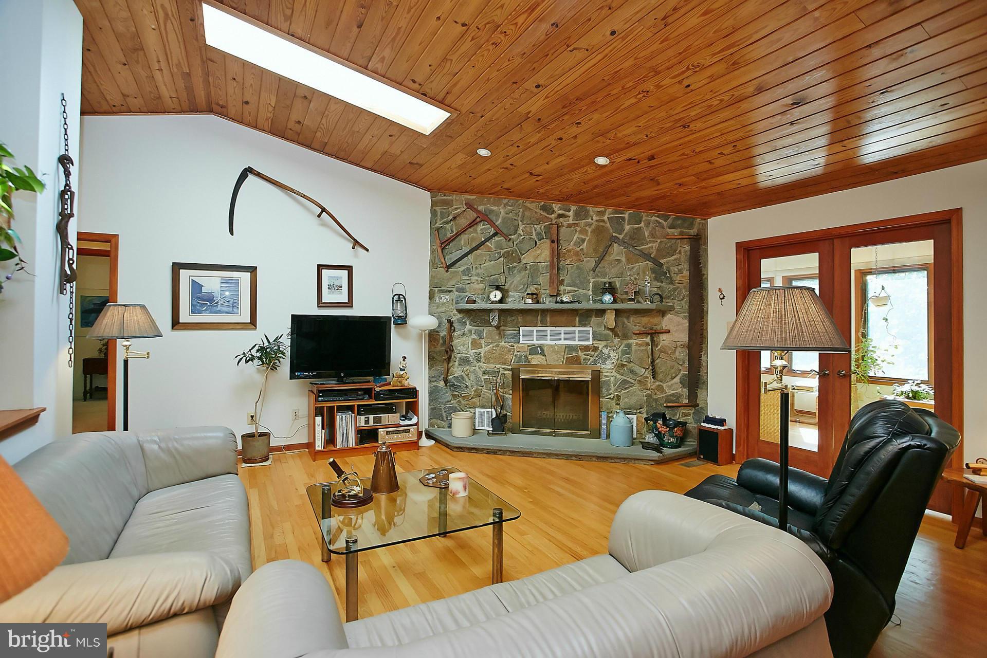 14494 Lightner Road Haymarket, VA 20169 - Photo 6 of 30 Family Room
