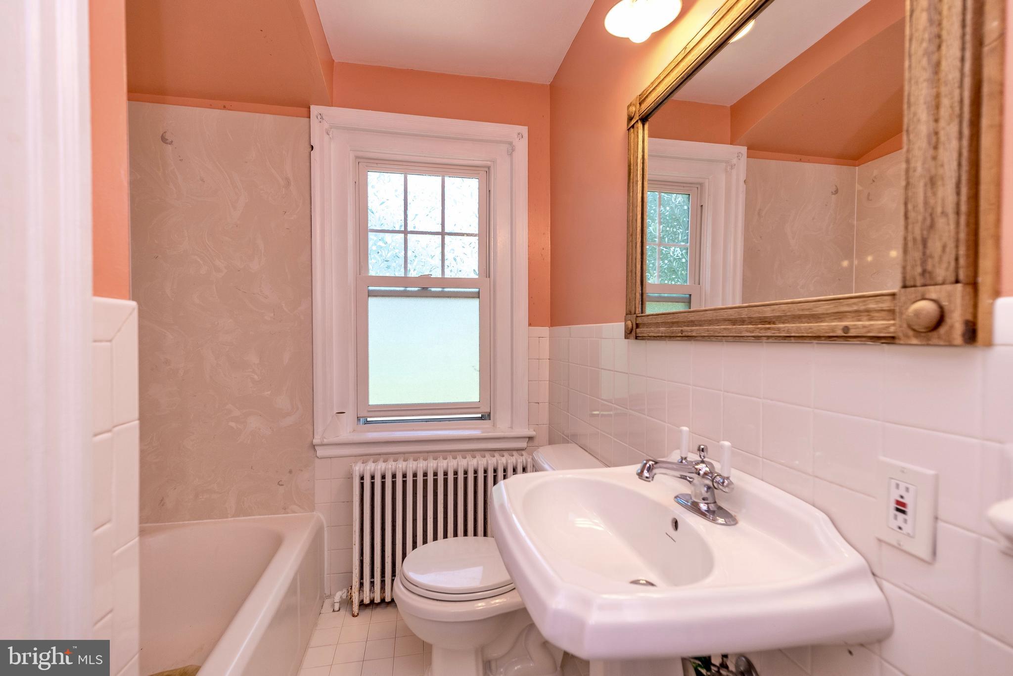 1931 East Orvilla Road Hatfield, PA 19440 - Photo 32 of 39 Full bathroom on 2nd floor