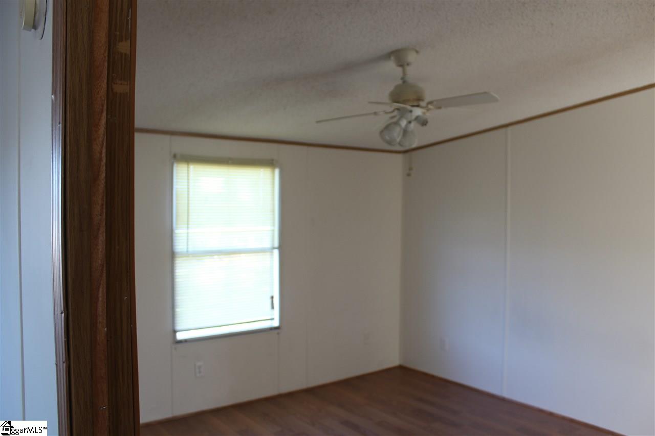 828 Doc Thompson Lane Inman, SC 29349 - Photo 5 of 10