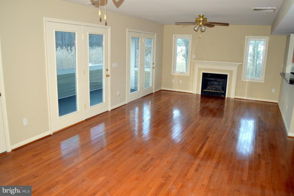 1629 Columbia Beach Road Shady Side, MD 20764 - Photo 9 of 21 Family Room