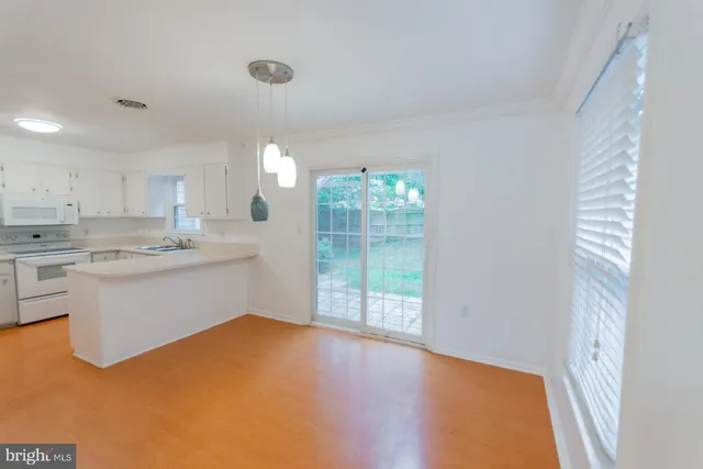 $1,900 | 28 Newington Court North, Charles Town, WV 25414