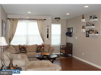 23 Simons Way Huntingdon Valley, PA 19006 - Photo 3 of 10 Gallery Image 3