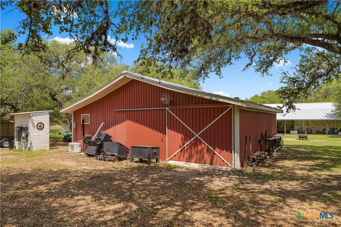3182 Live Oak Road Cuero, TX 77954 - Photo 19 of 35