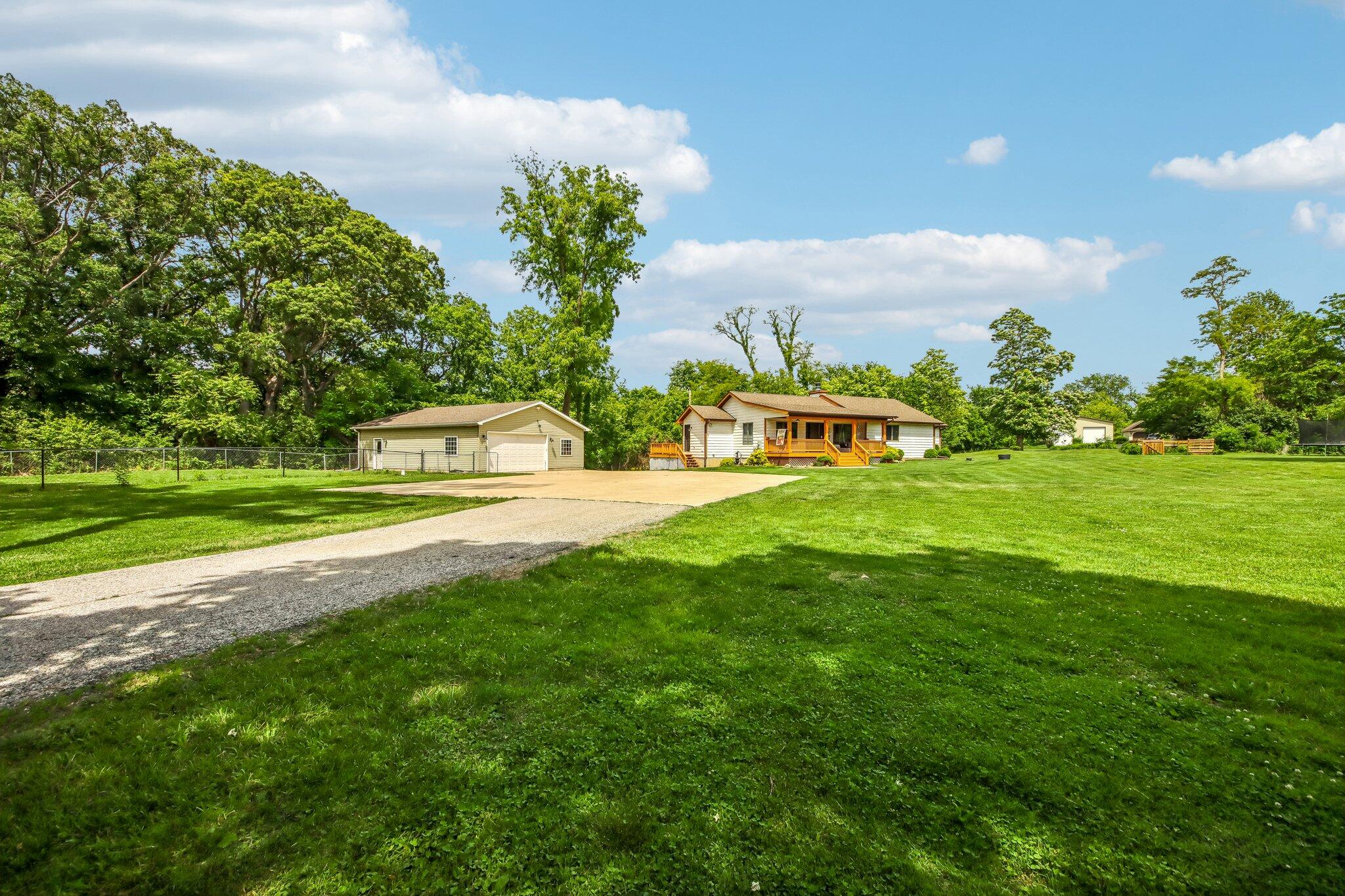 85 South County Line Road Crown Point, IN 46307 - Photo 4 of 40 2048x1365